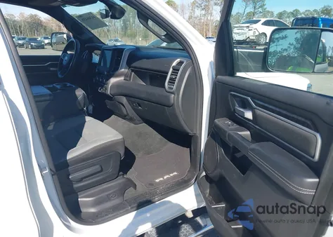 2023 Ram 1500 Big Horn 4X2 5'7 Box из США, поврежденный, VIN 1C6RREFT4PN650403